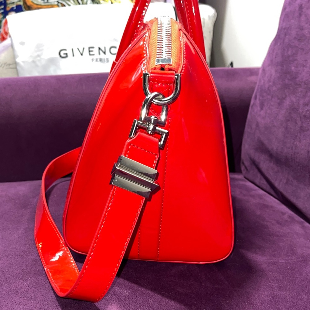 Sale🔥 Givenchy Antigona Glossy Red Leather 2 Way Shoulder Bag - Picture 9 of 10